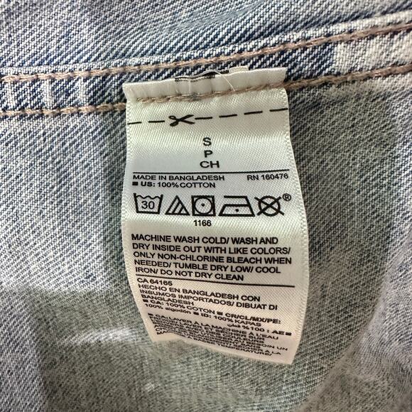 S Old Navy Light Wash Destressed Denim Jacket - Picture 4 of 4